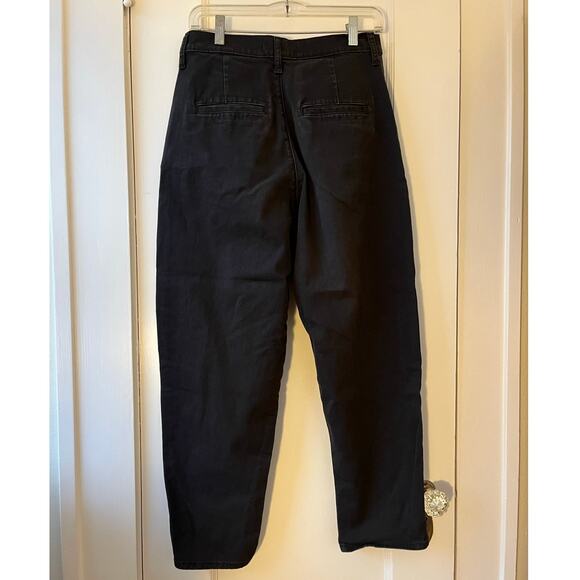 Levi's Women's Pleated Balloon Leg Pants in Black Twill - Picture 3 of 8